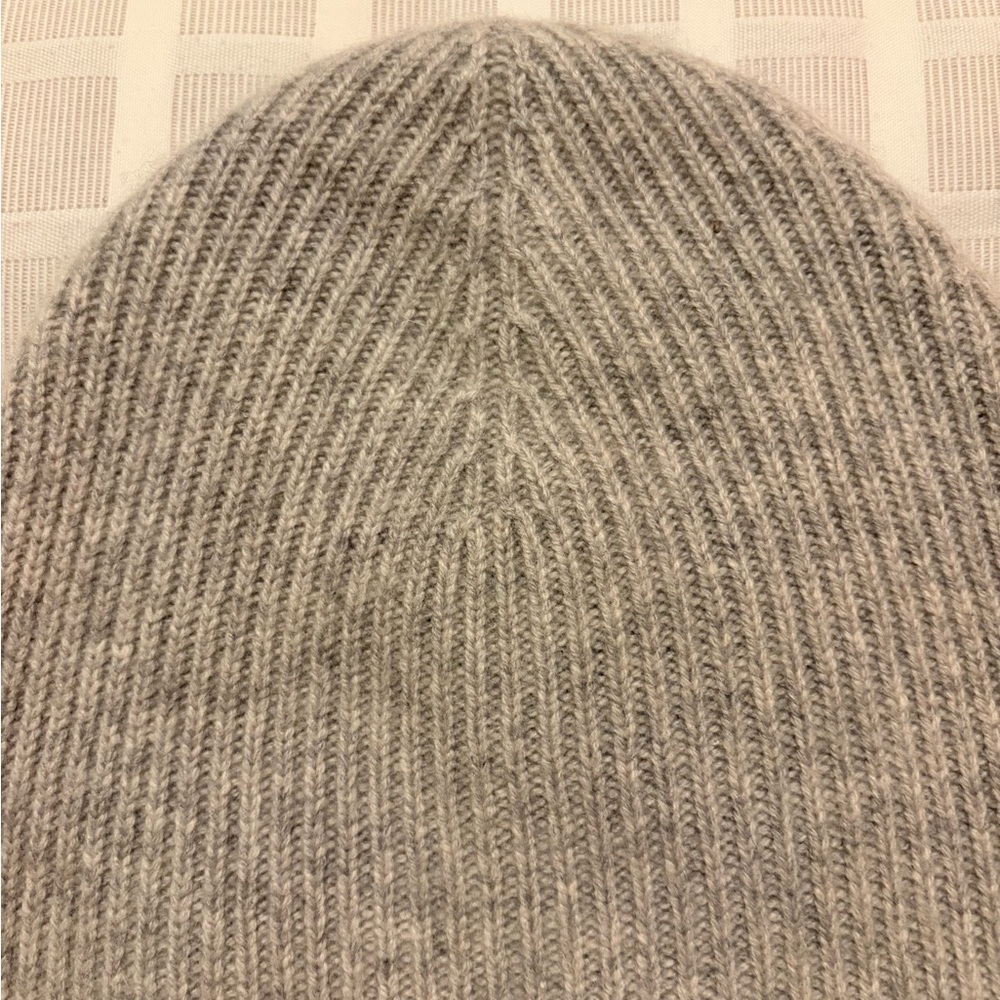Babaton 100% Cashmere Light Gray Knit Toque - Picture 5 of 12